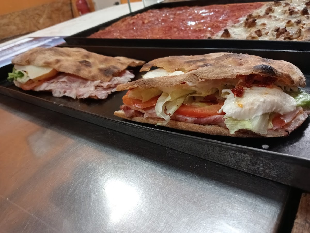 Striscia La Pizza Photos 2